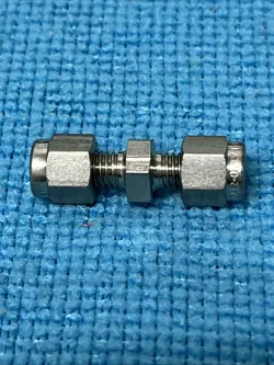 SWAGELOK ~ SS-100-6 ~ STAINLESS STILL UNION FITTING