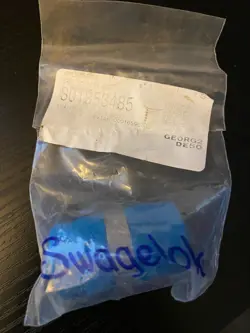 SWAGELOK SS-12-HN-12RT STAINLESS STEEL PIPE FITTING - NOS / NEW IN PACKAGE