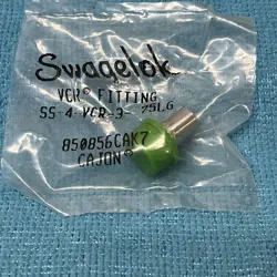 SWAGELOK ~ SS-4-VCR-3 ~ TUBE COUPLING BODY