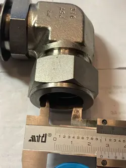 MALE ELBOW FITTING