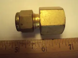 B-600-7-6 SWAGELOK BRASS
