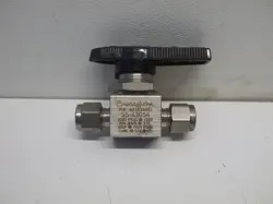SWAGELOK SS-43GS4 USED BALL VALVE STAINLESS STEEL SS43GS4 1/4