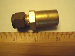 B-600-R-12 SWAGELOK ; 3/8 TUBE X 3/4 REDUCER; BRASS