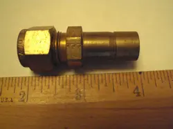 B-600-R-8 SWAGELOK ; 3/8 TUBE X 1/2 REDUCER; BRASS