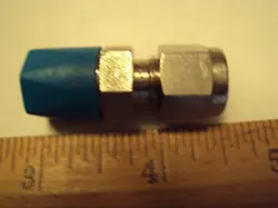SS-400-1-4 SWAGELOK ; 1/4 TUBE X 1/4 MNPT MALE CONNECTOR, STAINLESS STEEL