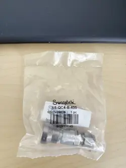 SWAGELOK SS-QC4-B-400 QUICK CONNECT BODY 1/4 IN. FITTING NEW SEALED