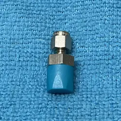 SWAGELOK ~ SS-100-1-2 ~ PIPE TO TUBE STRAIGHT ADAPTER