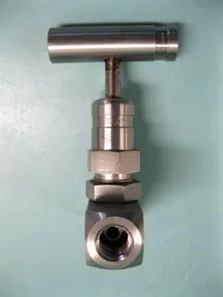 HIGH PRESSURE NEEDLE