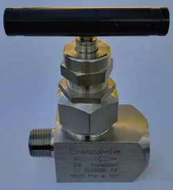 SWAGELOK SS-6HNRM8-F8 HP NEEDLE VALVE NEW