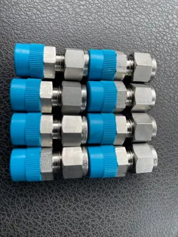8 SWAGELOK STAINLESS STEEL FITTING, 3/8