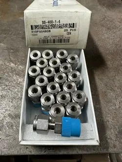 SWAGELOK SS-400-1-4  ,  1/4