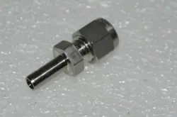 SWAGELOK SS-400-R-4 TUBE FITTING REDUCER 1/4 IN. OD X 1/4 IN. ADAPTER NEW