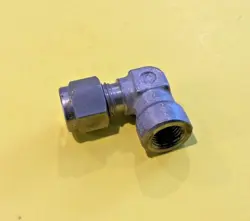 NEW SWAGELOK SS-400-8-2 1/4