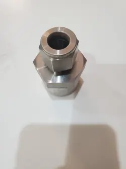 SWAGELOK SS-810-1-16W, TUBE FITTING, MALE CONNECTOR, 1/2 IN. TUBE OD X 1 IN.