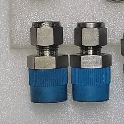 MNPT SS-400-1-6 LOT