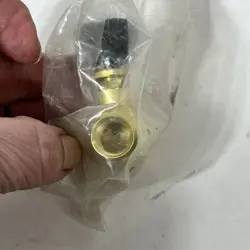 SCREWED BONNET NEEDLE