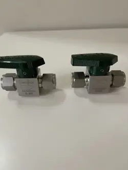 SWAGELOK QUARTER TURN SS-8P6T (PAIR)