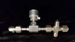 SWAGELOK SS-8BK-V19-1C STAINLESS STEEL BELLOWS SEALED VALVE W/ CONNECTORS