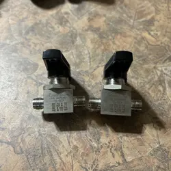 LOT OF 2! SWAGELOK SS43GS4 STAINLESS STEEL BALL VALVE