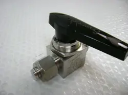 3251  SWAGELOK SS45VCR8 BALL VALVE