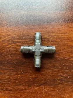 316 STAINLESS STEEL VCR FACE SEAL FITTING, 1/4 IN. UNION CROSS