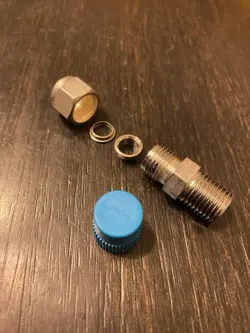 SWAGELOK SS-500-1-4 STAINLESS STEEL FITTING 5/16”TUBE X 1/4”MNPT CONNECTOR