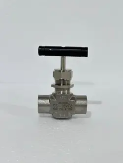 SWAGELOK SS-18VF8 SS NEEDLE VALVE 5000 PSIG @ 100F