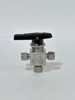 SWAGELOK SS-44XS6 3 WAY BALL VALVE WITHOUT BOX
