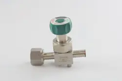 LOT OF 4 SWAGELOK HIGH PURITY DIAPHRAGM VALVE DF SERIES 6LV-DFBW8-P-GR