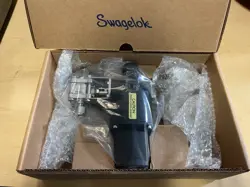 SWAGELOK SS-63TS8-33C BALL VALVE BRAND NEW