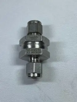 SWAGELOK SS-4FWS-05 IN-LINE FILTER, 1/4 IN TUBE FITTING. 0.5 MICRON.