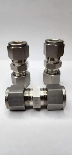 LOT OF 3 SWAGELOK TUBE FITTING, UNION, ½IN. TUBE OD, SS-810-6, 316 STAINLESS