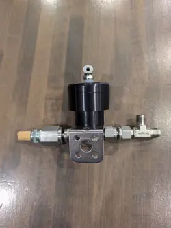 SWAGELOK STAINLESS STEEL TOGGLE VALVE, 1/4 IN. TUBE FITTING, NO ACTUATOR