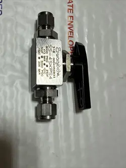 NEW SWAGELOK 1/4” BALL VALVE SS-4SKPS4