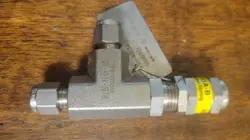 SWAGELOK SS-4R3A