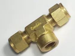 1 - SWAGELOK BRASS BRANCH TEE FITTING, 3/8