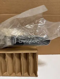 SWAGELOK SS-R65T-S16-E-KT BALL VALVE 2200 PSI MAX - NEW IN BOX