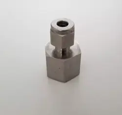 SWAGELOK NEW STAINLESS STEEL FEMALE CONNECTOR 1/4 IN X 3/8 FNPT SS-400-7-6