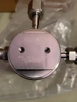PRESSURE REGULATOR NUPRO