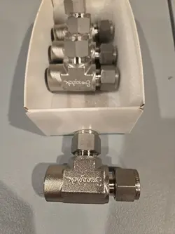 GENUINE SWAGELOK SS-810-3TFT
