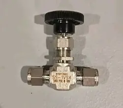 SWAGELOK NEEDLE  VALVE SS-1VS4 NEW 
