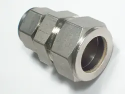 1 -  SWAGELOK STAINLESS STEEL REDUCING UNION, 1