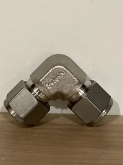 1 - SWAGELOK STAINLESS STEEL ELBOW FITTING,  1/2