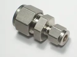 1 - SWAGELOK REDUCING UNION FITTING, 1/2