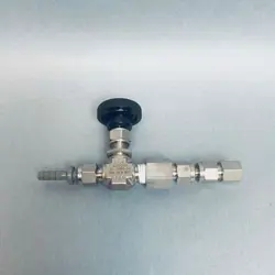 SWAGELOK INTEGRAL BONNET NEEDLE VALVE 1/4 IN. MNPT X 1/4 IN. TUBE FITTING