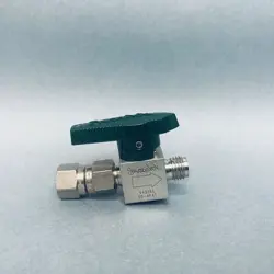 SWAGELOK PLUG VALVE 1/4 IN. STAINLESS QUARTER TURN PLUG