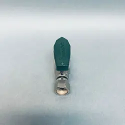 QUARTER TURN PLUG
