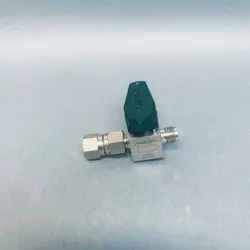 SWAGELOK PLUG VALVE