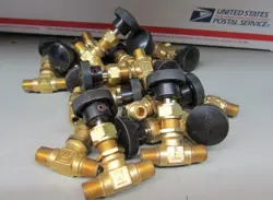 (1) WHITEY / SWAGELOK  B-0RM2 BALL VALVE