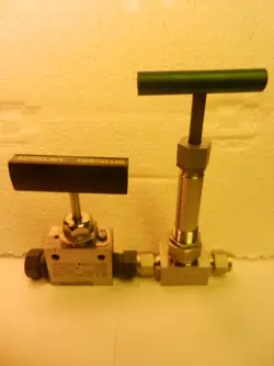 AUTOCLAVE ENGINEERS / SWAGELOCK / STAINLESS  3/8